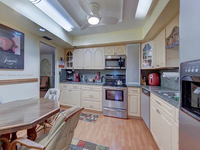 6920 SW 58th Ct, Davie FL 33314