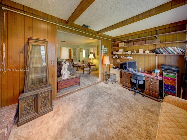 6920 SW 58th Ct, Davie FL 33314