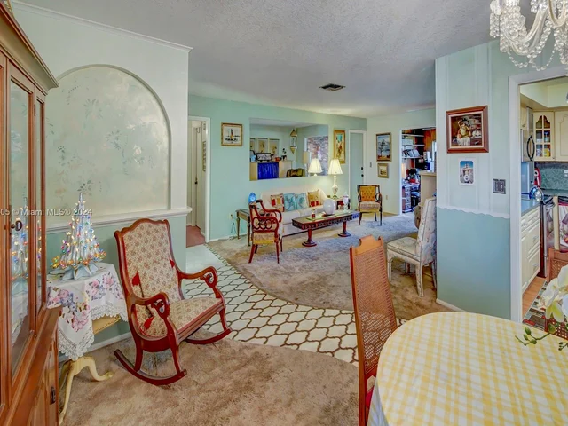 6920 SW 58th Ct, Davie FL 33314