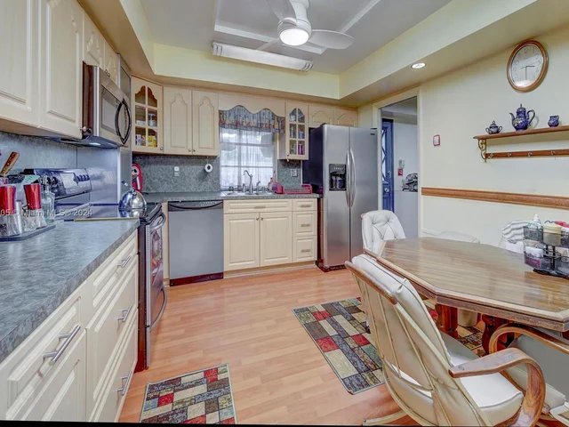 6920 SW 58th Ct, Davie FL 33314