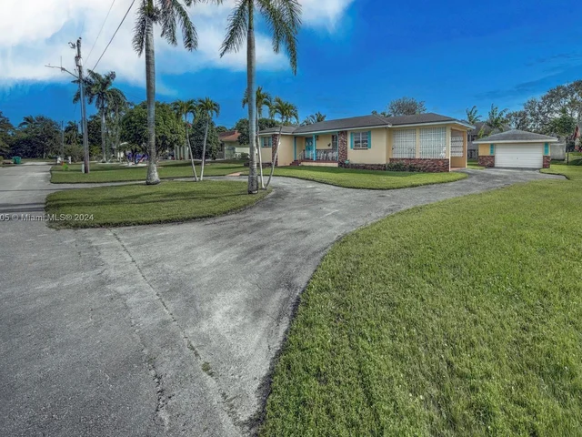 6920 SW 58th Ct, Davie FL 33314