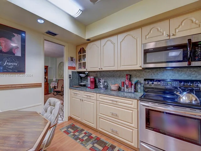 6920 SW 58th Ct, Davie FL 33314