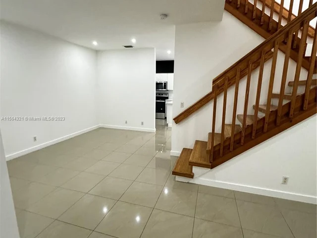 21275 NE 8th Pl # 2, Miami FL 33179