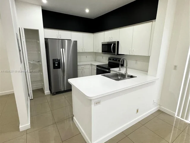 21275 NE 8th Pl # 2, Miami FL 33179