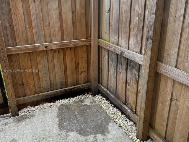 21275 NE 8th Pl # 2, Miami FL 33179