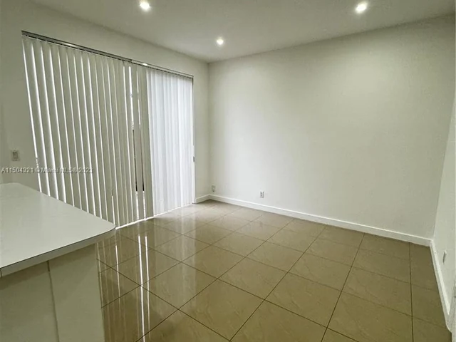 21275 NE 8th Pl # 2, Miami FL 33179