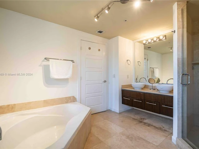 300 Majorca Ave # 404, Coral Gables FL 33134