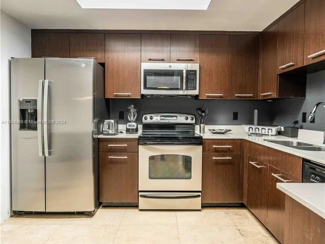 300 Majorca Ave # 404, Coral Gables FL 33134