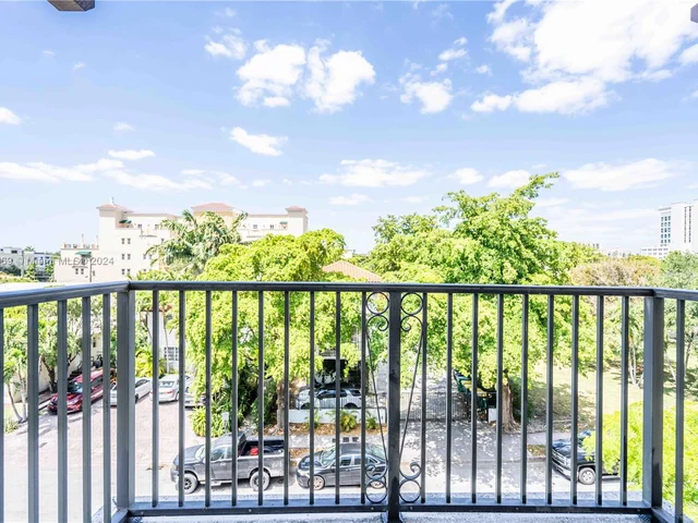 300 Majorca Ave # 404, Coral Gables FL 33134