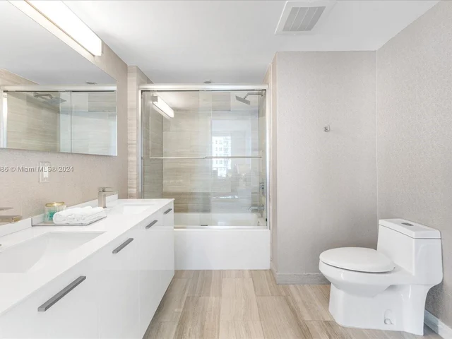 1300 Brickell Bay Dr # 1010, Miami FL 33131