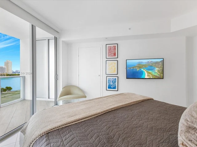 1300 Brickell Bay Dr # 1010, Miami FL 33131