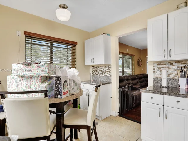 2462 Washington St, Hollywood FL 33020