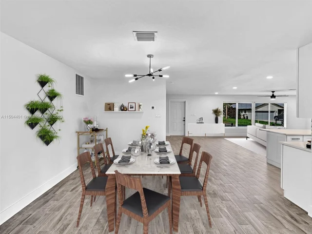 11600 NW 26th St, Plantation FL 33323