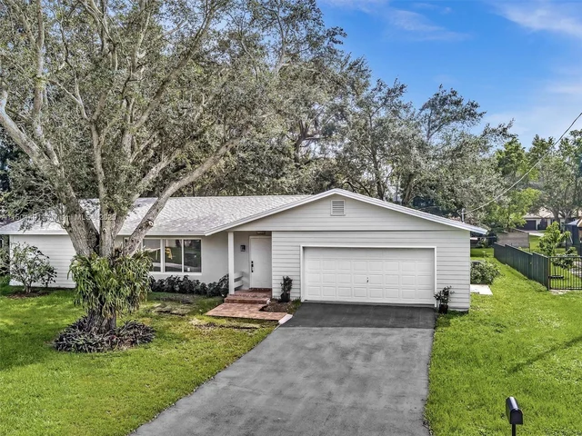 11600 NW 26th St, Plantation FL 33323