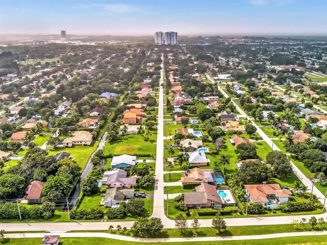 11600 NW 26th St, Plantation FL 33323