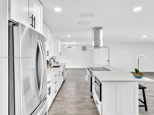 11600 NW 26th St, Plantation FL 33323