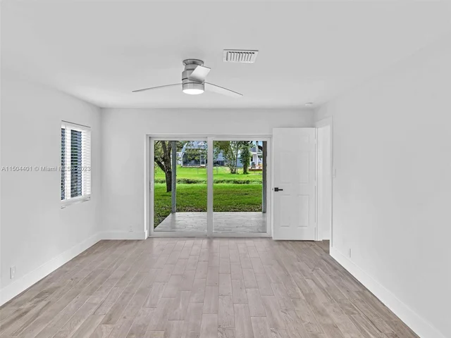 11600 NW 26th St, Plantation FL 33323