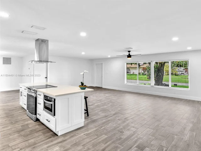 11600 NW 26th St, Plantation FL 33323