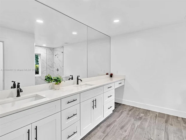 11600 NW 26th St, Plantation FL 33323