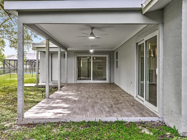 11600 NW 26th St, Plantation FL 33323