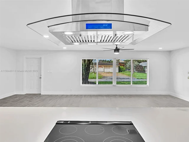 11600 NW 26th St, Plantation FL 33323