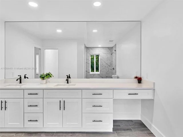 11600 NW 26th St, Plantation FL 33323