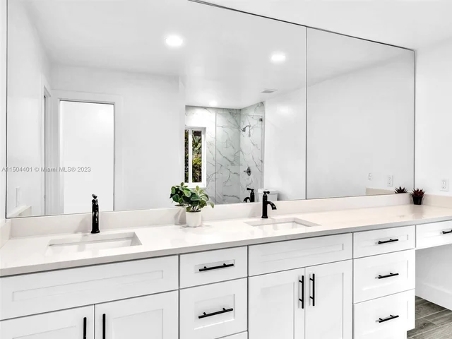 11600 NW 26th St, Plantation FL 33323