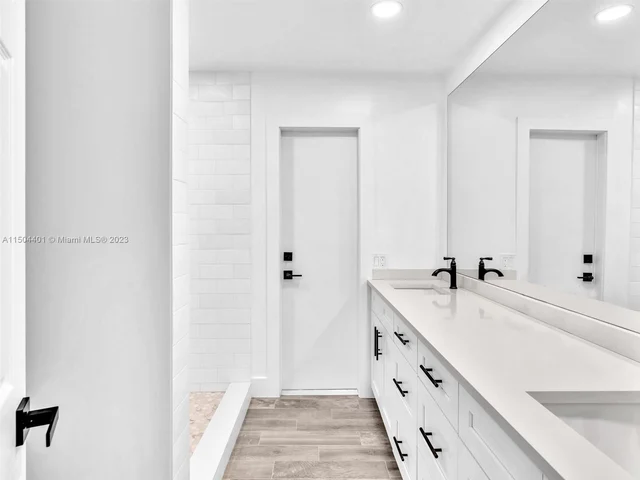 11600 NW 26th St, Plantation FL 33323