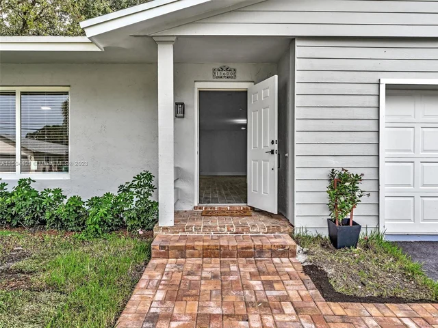 11600 NW 26th St, Plantation FL 33323