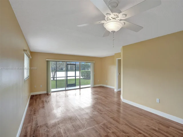 13700 SW 11th St # 101A, Pembroke Pines FL 33027