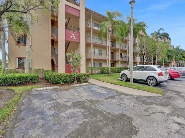 13700 SW 11th St # 101A, Pembroke Pines FL 33027