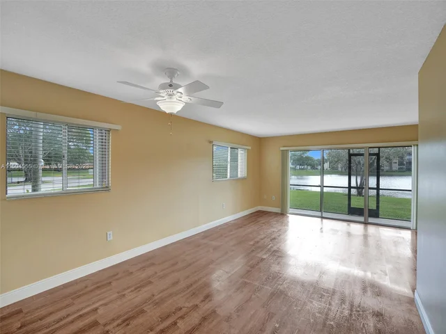 13700 SW 11th St # 101A, Pembroke Pines FL 33027