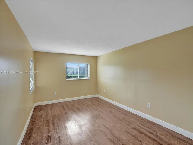 13700 SW 11th St # 101A, Pembroke Pines FL 33027