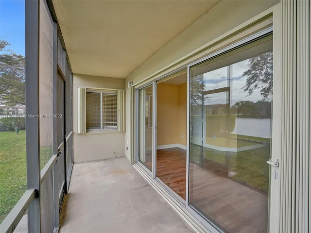 13700 SW 11th St # 101A, Pembroke Pines FL 33027