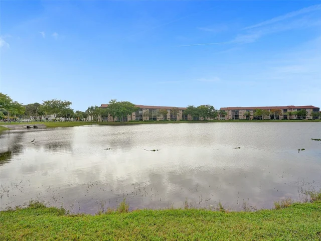 13700 SW 11th St # 101A, Pembroke Pines FL 33027