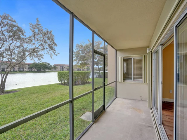 13700 SW 11th St # 101A, Pembroke Pines FL 33027