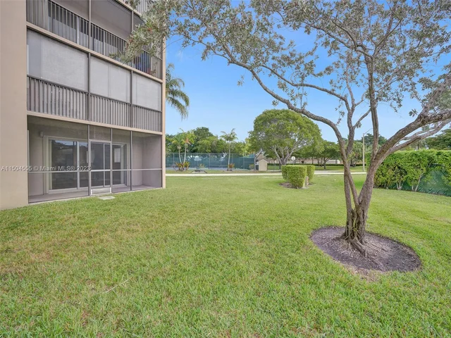 13700 SW 11th St # 101A, Pembroke Pines FL 33027
