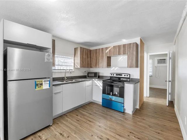 12840 NW 12th Ave, North Miami FL 33168