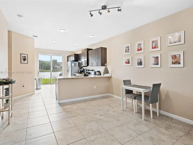 2398 SE 15th St, Homestead FL 33035