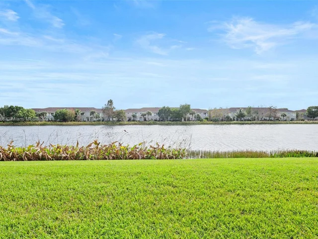 2398 SE 15th St, Homestead FL 33035