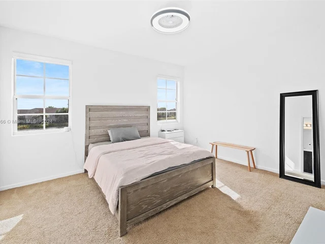 2398 SE 15th St, Homestead FL 33035