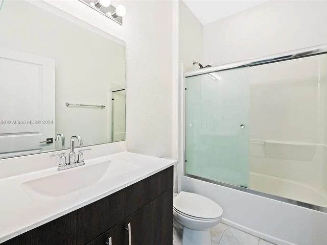 2398 SE 15th St, Homestead FL 33035