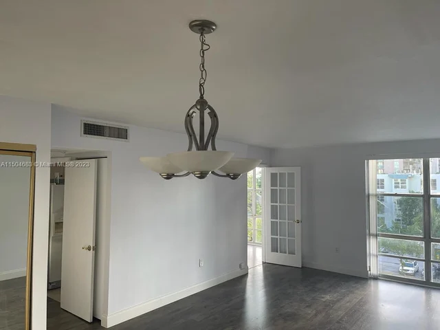 17570 Atlantic # 512, Sunny Isles Beach FL 33160