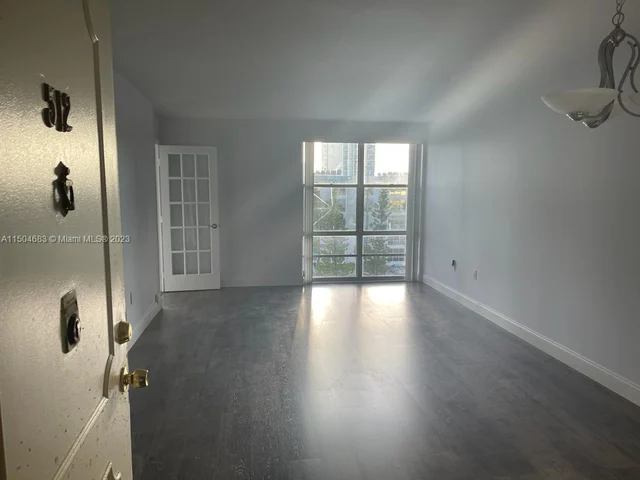 17570 Atlantic # 512, Sunny Isles Beach FL 33160