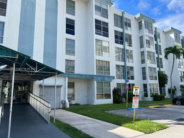 17570 Atlantic # 512, Sunny Isles Beach FL 33160