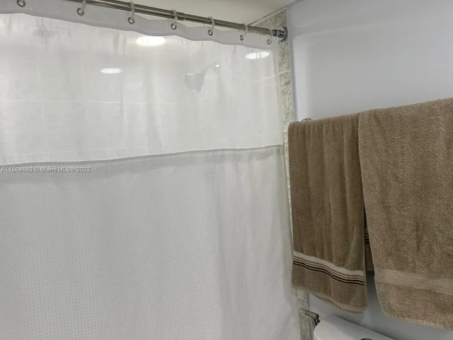 17570 Atlantic # 512, Sunny Isles Beach FL 33160