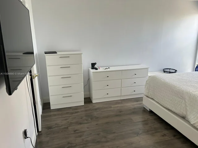 17570 Atlantic Blvd # 512, Sunny Isles Beach FL 33160