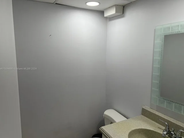 17570 Atlantic Blvd # 512, Sunny Isles Beach FL 33160