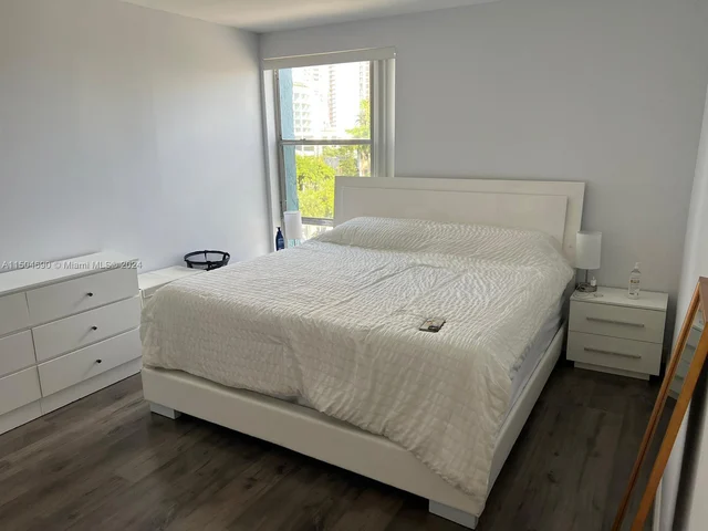 17570 Atlantic Blvd # 512, Sunny Isles Beach FL 33160