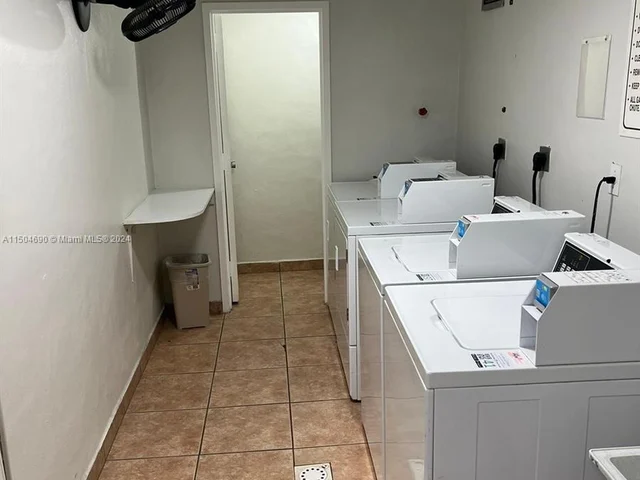 17570 Atlantic Blvd # 512, Sunny Isles Beach FL 33160